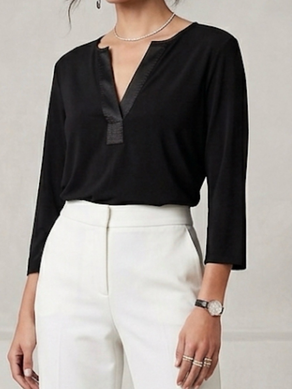 Banana‎ Republic Black Split V-Neck Satin Trim Crepe Top Large Womens Top